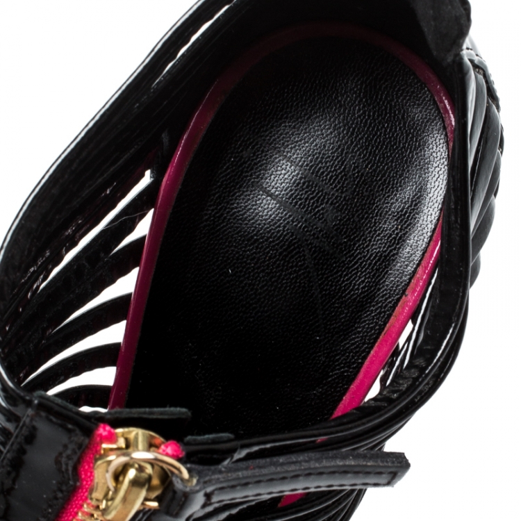 مملوكة مسبقًا Giuseppe Zanotti Black/Pink Patent Leather Zip Caged Open Toe Booties Size 36