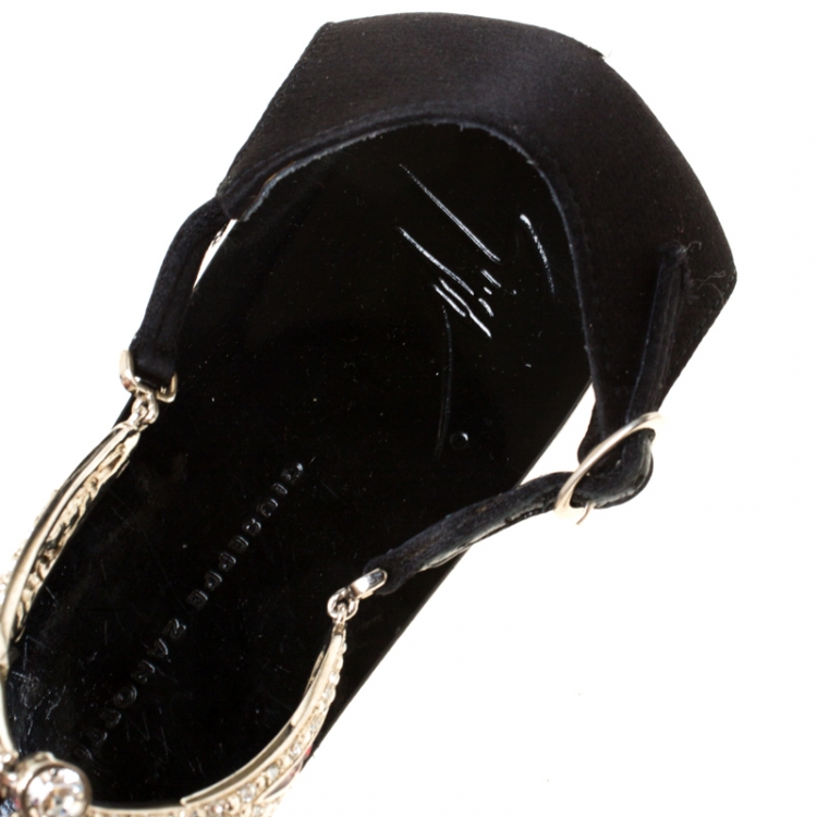 Pre Owned Giuseppe Zanotti Black Crystal Embellished Thong Sandals Size 37