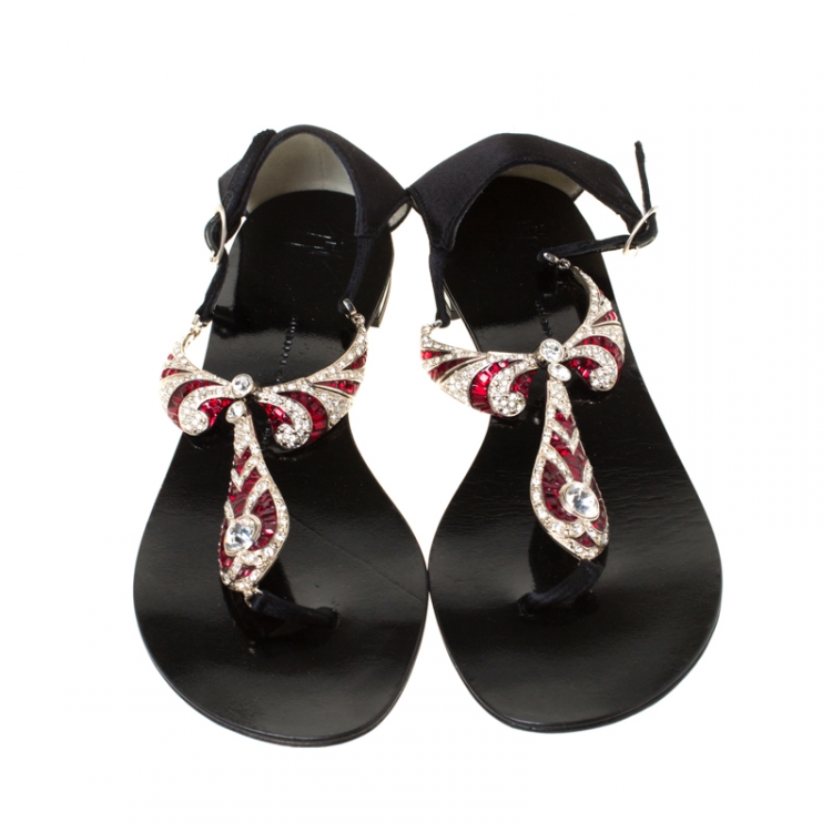 Pre Owned Giuseppe Zanotti Black Crystal Embellished Thong Sandals Size 37
