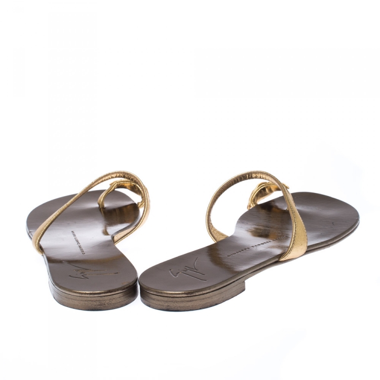 Pre Owned Giuseppe Zanotti Metallic Gold Leather Toe Ring Sandals Size 37.5