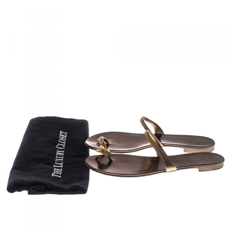 Pre Owned Giuseppe Zanotti Metallic Gold Leather Toe Ring Sandals Size 37.5