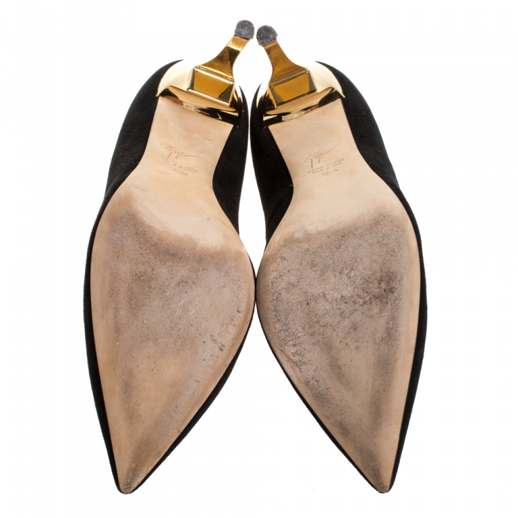 مملوكة مسبقًا Giuseppe Zanotti Black Suede Bolt G Pointed Toe Pumps Size 38.5