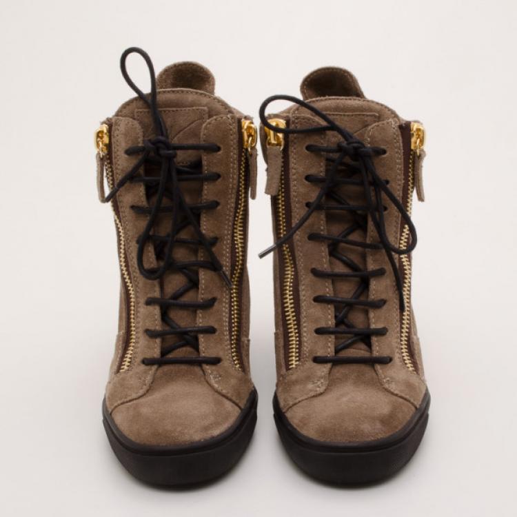 مملوكة مسبقًا Giuseppe Zanotti Tan Suede Wedge Zip Sneakers Size 39