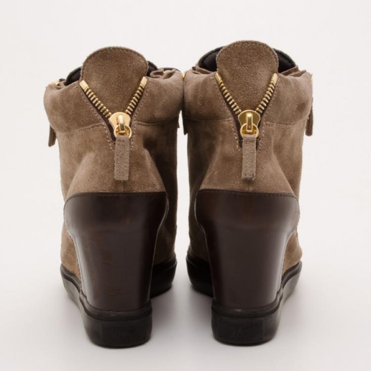 مملوكة مسبقًا Giuseppe Zanotti Tan Suede Wedge Zip Sneakers Size 39