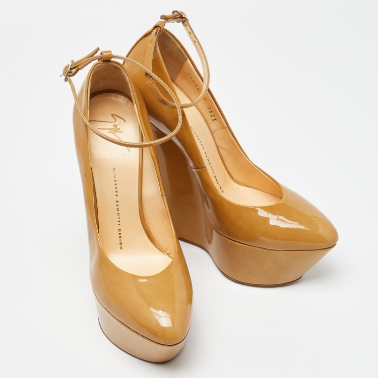 Pre Owned Giuseppe Zanotti Beige Patent Leather Wedge Platform Ankle Strap Pumps Size 39