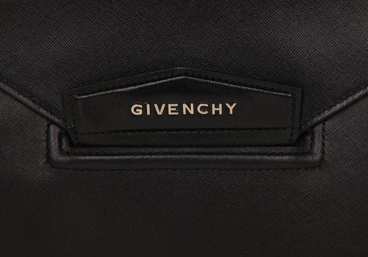 Pre Owned Givenchy Nero Leather Antigona Envelope Clutch