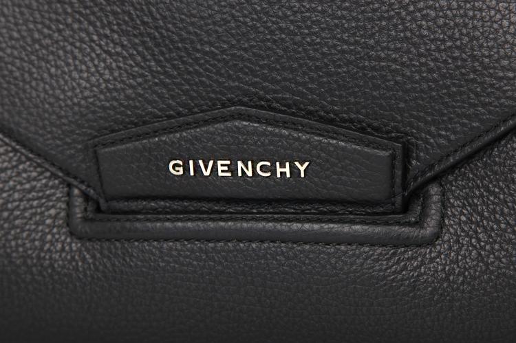 Pre Owned Givenchy Black Grained Goatskin Leather Antigona Envelope Clutch