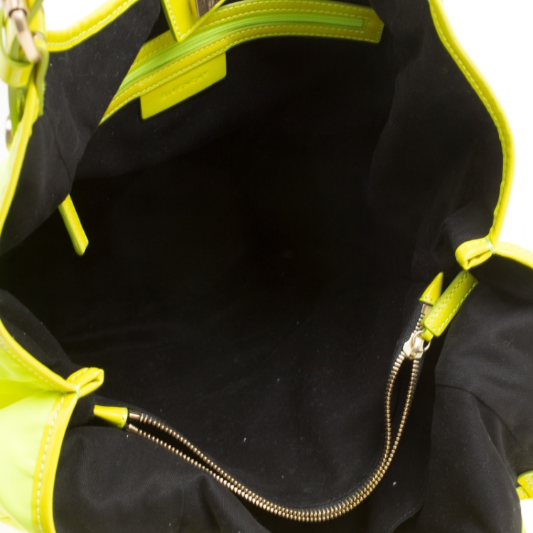 مملوكة مسبقًا Givenchy Neon Green Nylon and Patent Leather Hobo