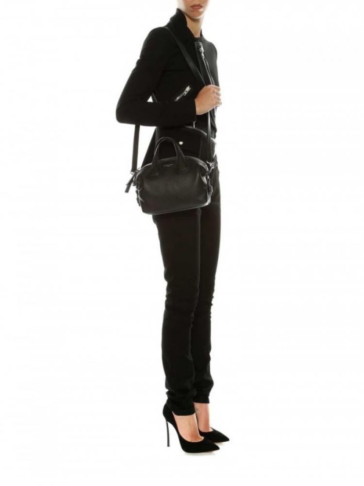 مملوكة مسبقًا Givenchy Black Leather Micro Nightingale Crossbody Bag