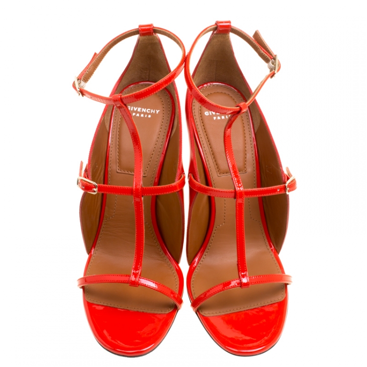 Pre Owned Givenchy Red Patent Leather T Strap Open Toe Sandals Size 37.5