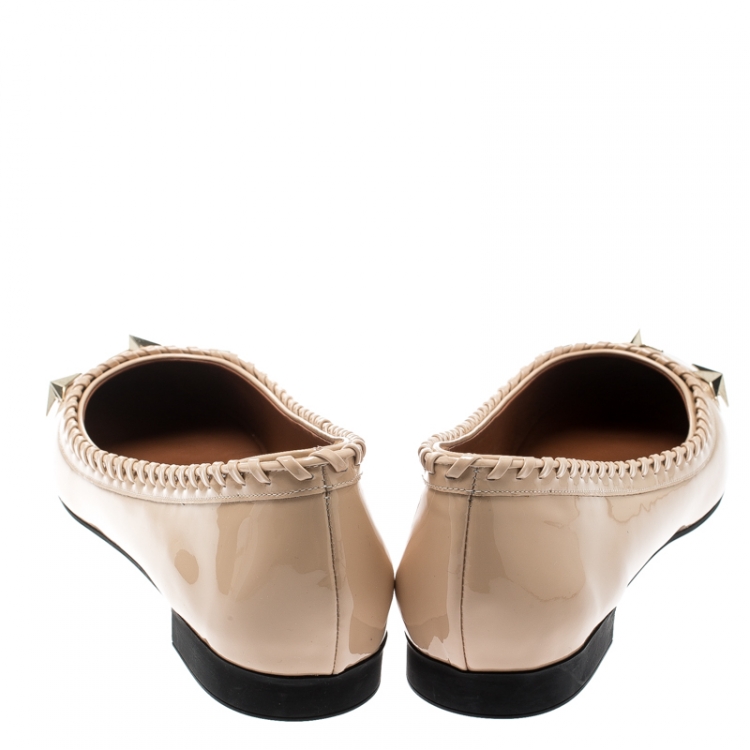 Pre Owned Givenchy Beige Patent Whipstitch Detail Star Studded Ballet Flats Size 39.5