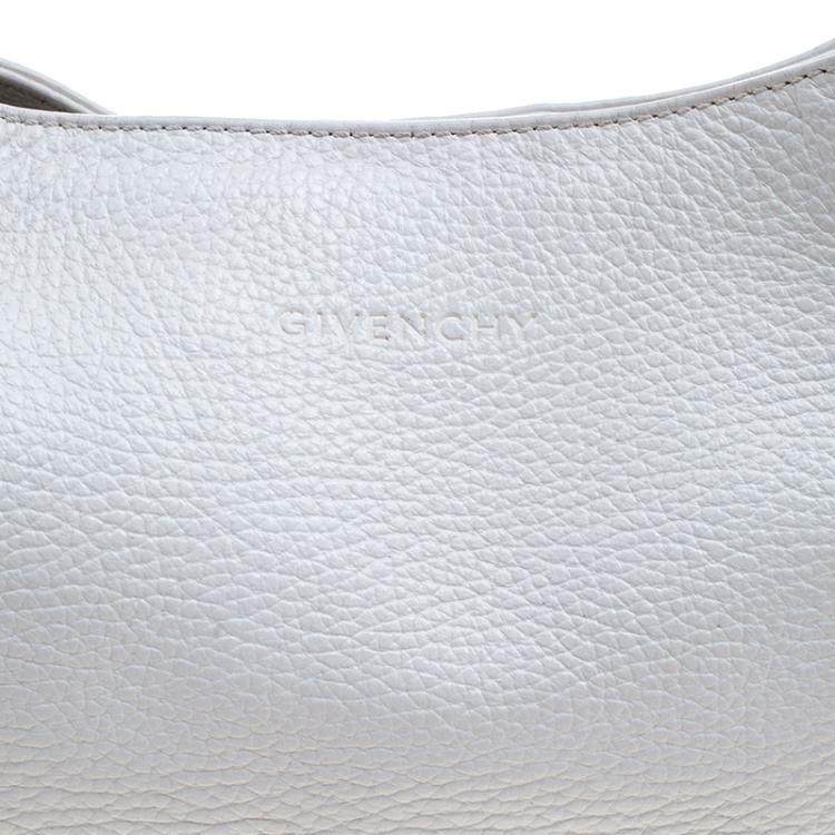 مملوكة مسبقًا Givenchy White Leather Scarf Around Hobo