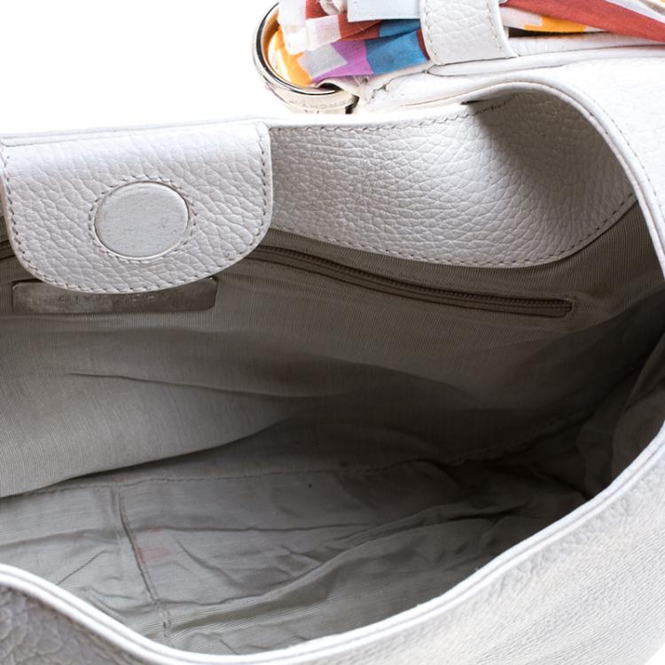 مملوكة مسبقًا Givenchy White Leather Scarf Around Hobo