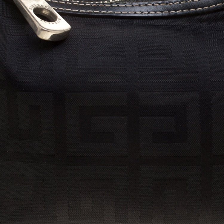 مملوكة مسبقًا Givenchy Black Logo Print Canvas Hobo 