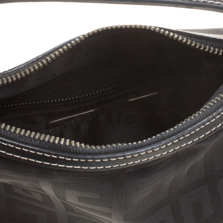 مملوكة مسبقًا Givenchy Black Logo Print Canvas Hobo 