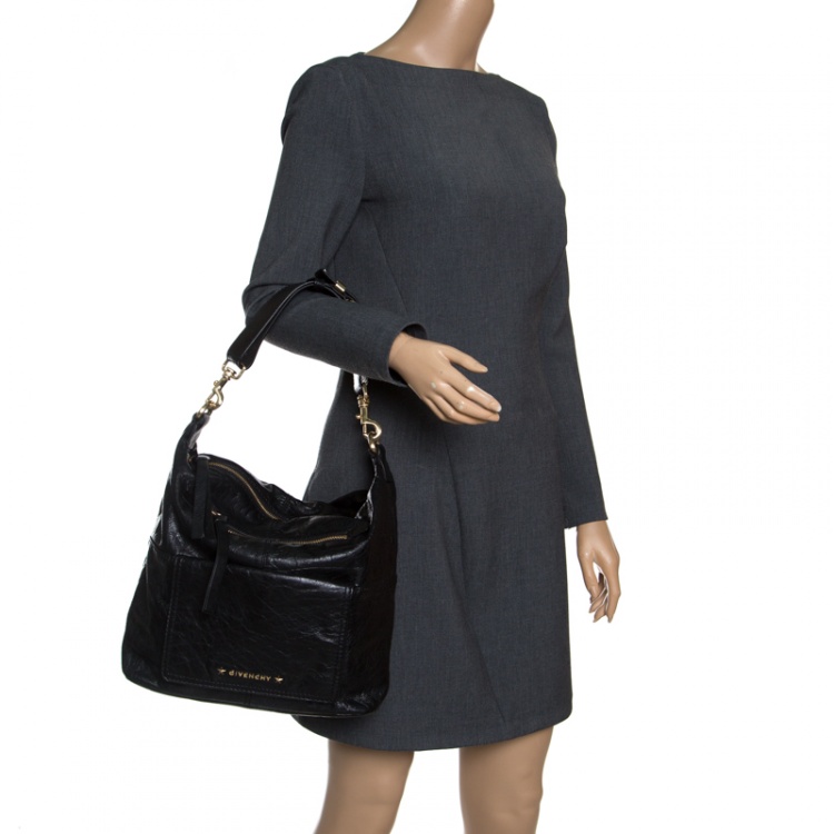 مملوكة مسبقًا Givenchy Black Leather Hobo