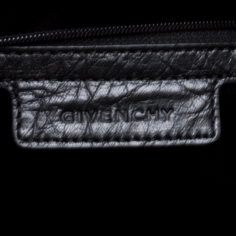 مملوكة مسبقًا Givenchy Black Leather Hobo