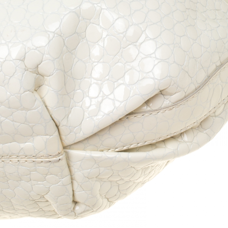 مملوكة مسبقًا Givenchy White Textured Patent Leather Hobo