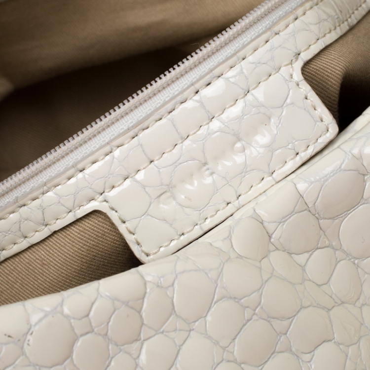 مملوكة مسبقًا Givenchy White Textured Patent Leather Hobo