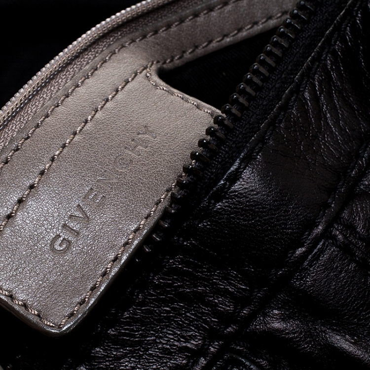 Pre Owned Givenchy Black Leather Nightingale Shoulder Bag