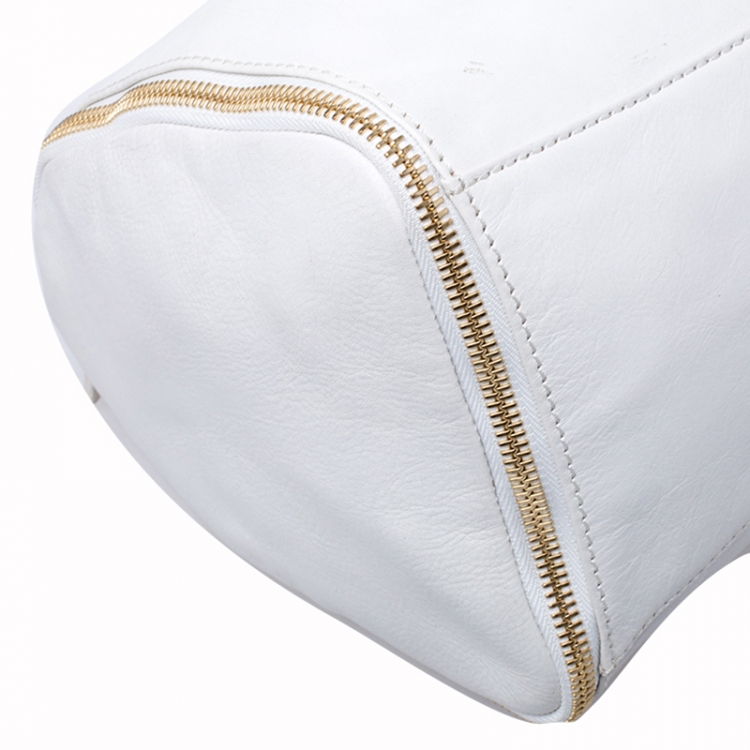 Pre Owned Givenchy White Leather Duffel Bag