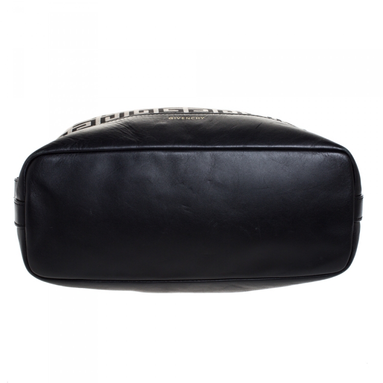 مملوكة مسبقًا Givenchy Black/Grey Monogram Canvas and Leather Hobo