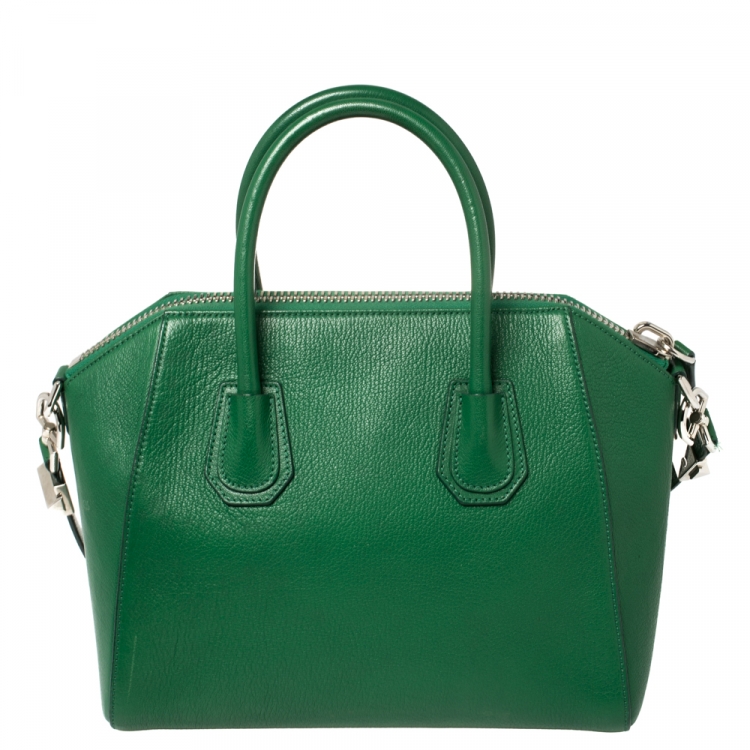 مملوكة مسبقًا Givenchy Green Leather Small Antigona Satchel