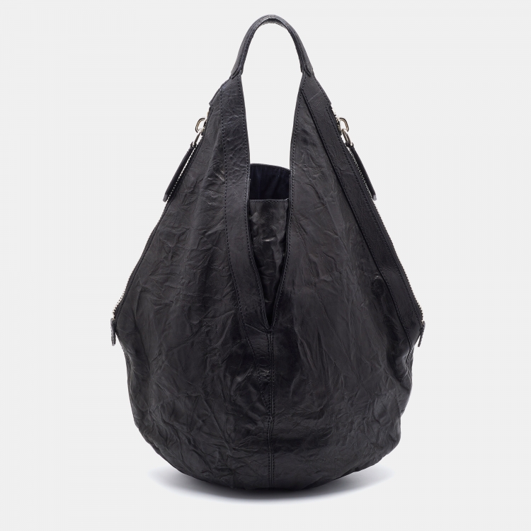 Pre Owned Givenchy Black Leather Tihan Hobo