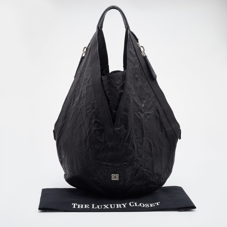 Pre Owned Givenchy Black Leather Tihan Hobo