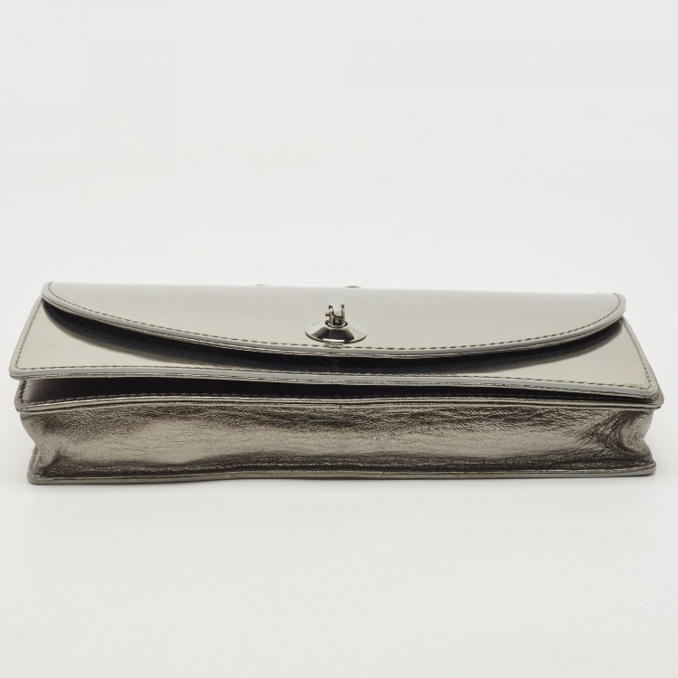 Pre Owned Versace Silver Mirrored Leather Flap Chain Shoulder Bag