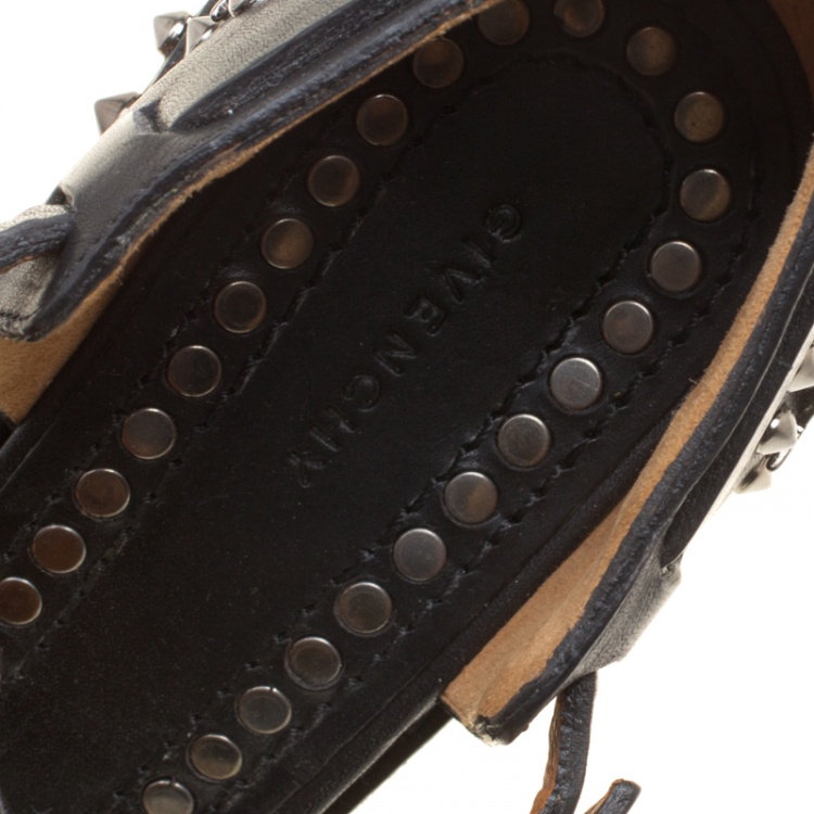 Pre Owned Givenchy Black Leather Stud Embellished Toe Ring T Strap Sandals Size 38