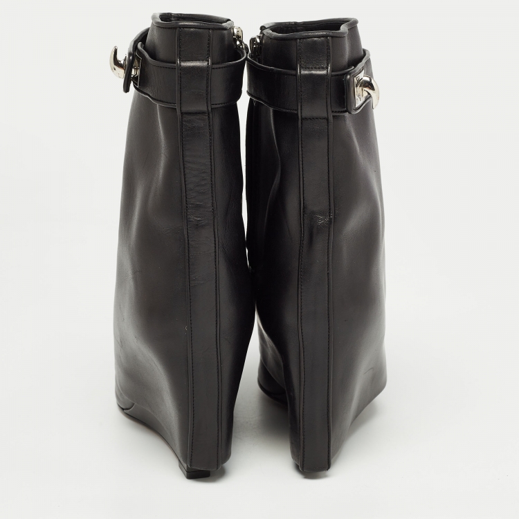 Pre Owned Givenchy Black Leather Shark Lock Ankle Boots Size 40.5
