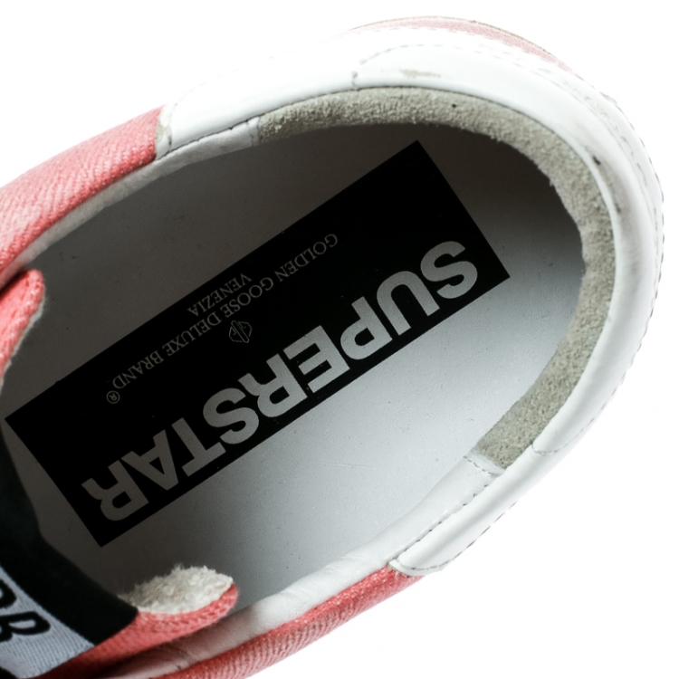 مملوكة مسبقًا Golden Goose Pink Denim And Metallic Silver Star Applique Low Top Sneakers Size 41
