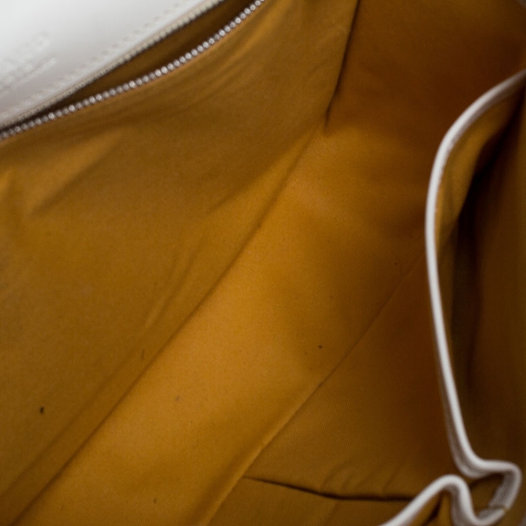 Pre Owned Goyard White Chevron Print Coated Canvas Belvedere MM Bag Saddle Bag