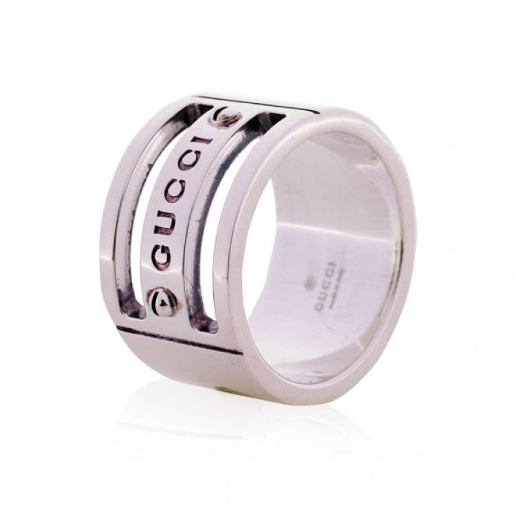 Pre Owned Gucci Silver Band Cutout Ring Size 53