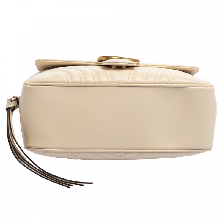 مملوكة مسبقًا Gucci Cream Matelasse Leather Small Camera GG Marmont  Bag