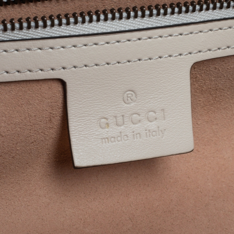 مملوكة مسبقًا Gucci Cream Matelasse Leather Small Camera GG Marmont  Bag