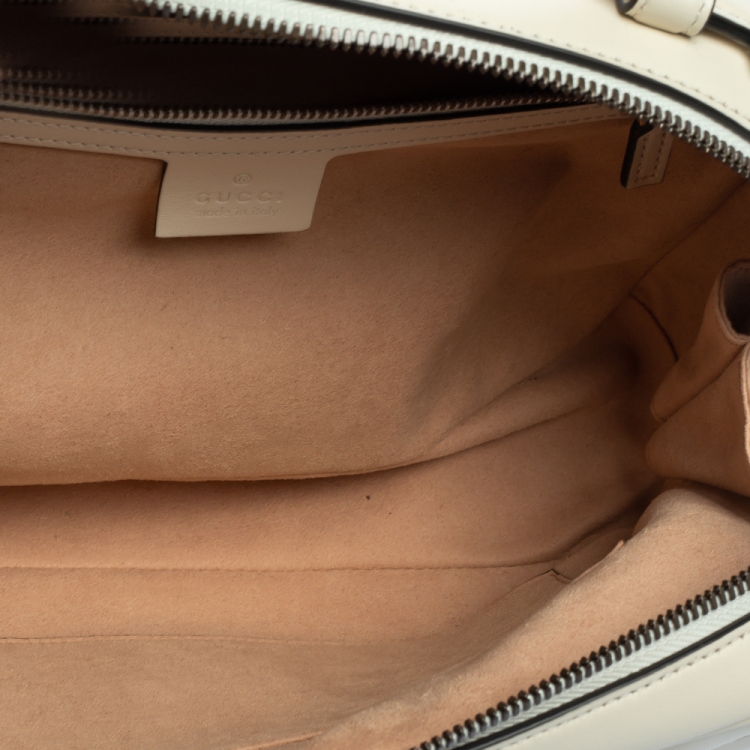 مملوكة مسبقًا Gucci Cream Matelasse Leather Small Camera GG Marmont  Bag