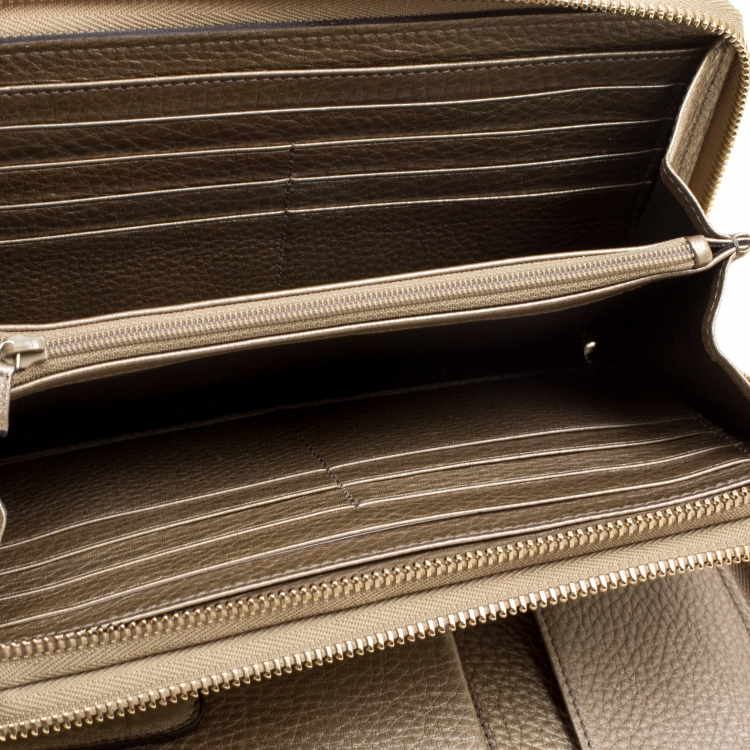 Pre Owned Gucci Metallic Beige Leather Soho Travel Document Case