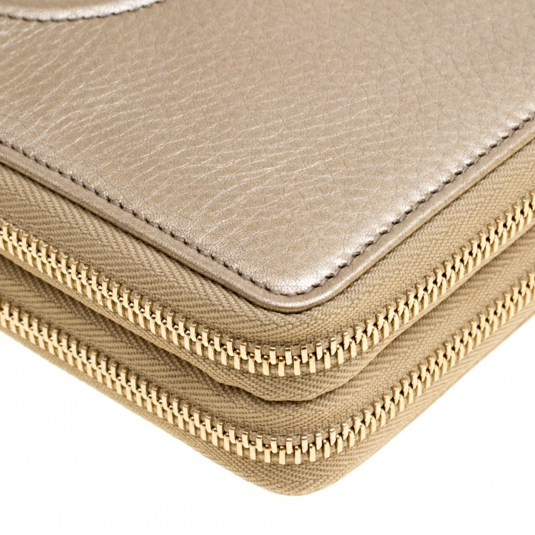 Pre Owned Gucci Metallic Beige Leather Soho Travel Document Case