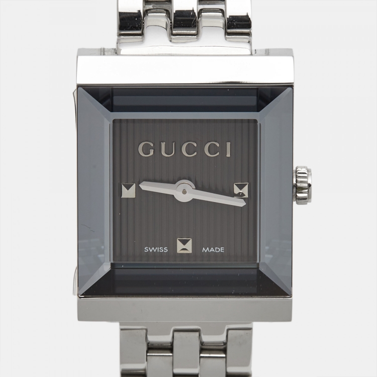 Pre Owned Gucci Grey Stainless Steel G-Frame YA128403 Women's Wristwatch 19 mm