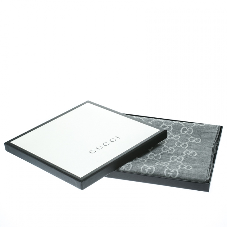 مملوكة مسبقًا Gucci Grey and White Guccissima Jacquard Pattern Wool and Silk Fringed Edge Stole