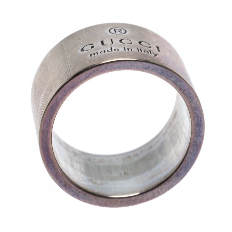 Pre Owned Gucci Trademark Sterling Silver Logo Striped Wide Band Ring 16