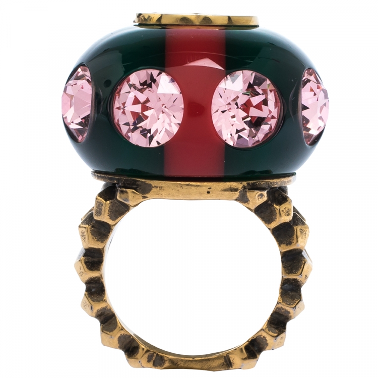 مملوكة مسبقًا Gucci Logo Resin Crystal Embellished Gold Tone Cocktail Ring Size 50.5
