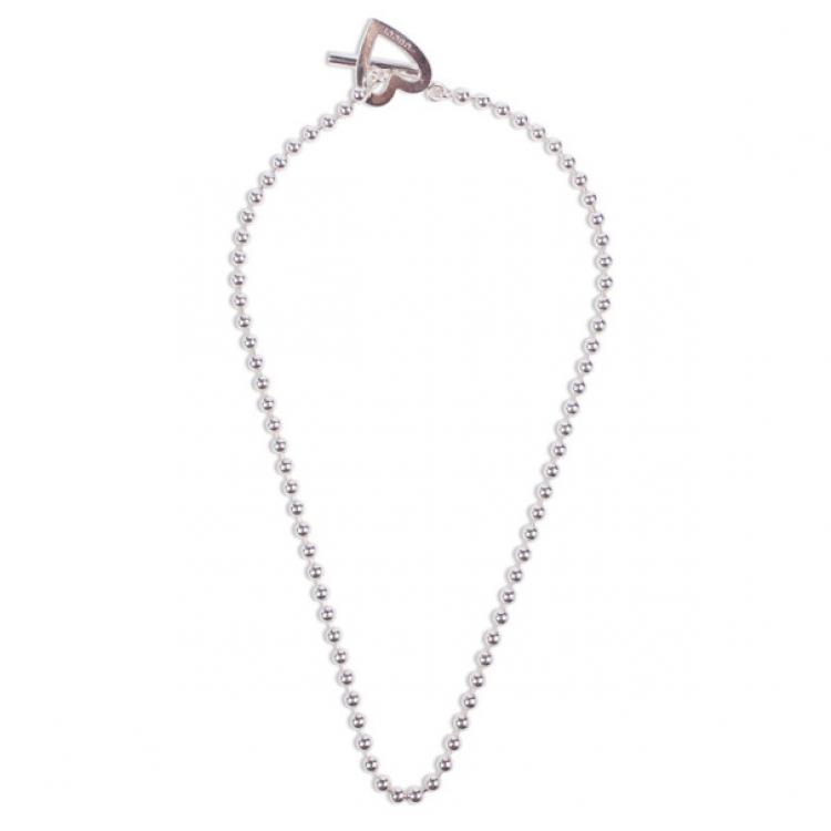 Pre Owned Gucci Heart Motif Toggle Closure Silver Necklace