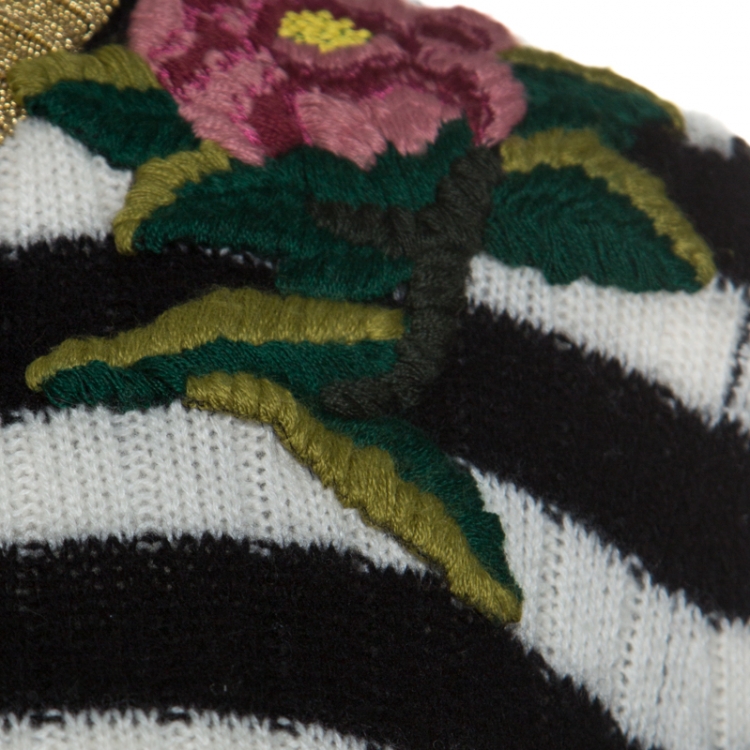 Pre Owned Gucci Monochrome Striped Knit Floral Embroidered Applique Sweater M