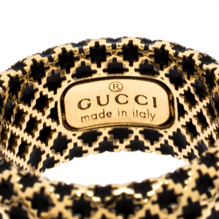 Pre Owned Gucci Diamantissima Black Enamel Yellow Gold Band Ring Size 50.5