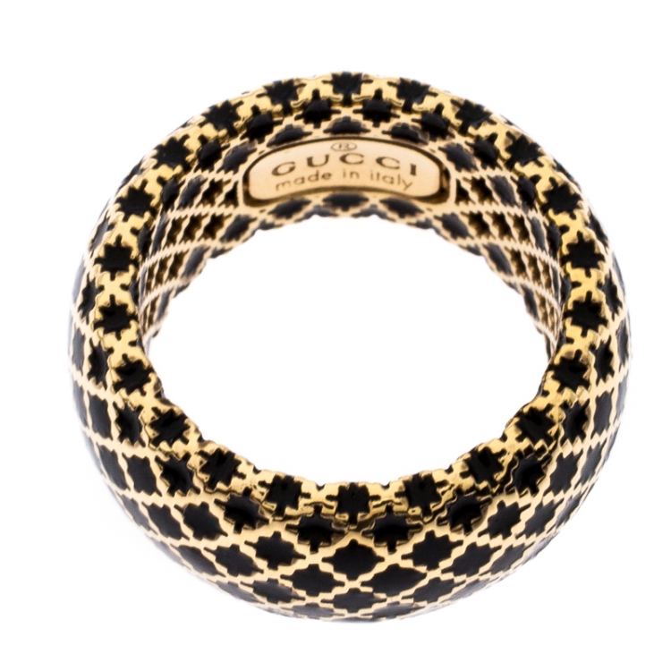 Pre Owned Gucci Diamantissima Black Enamel Yellow Gold Band Ring Size 50.5