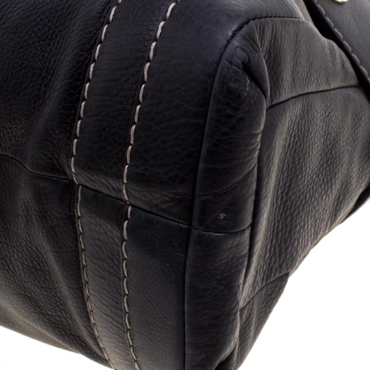 مملوكة مسبقًا Gucci Black Leather Crest Boule Top Handle Bag