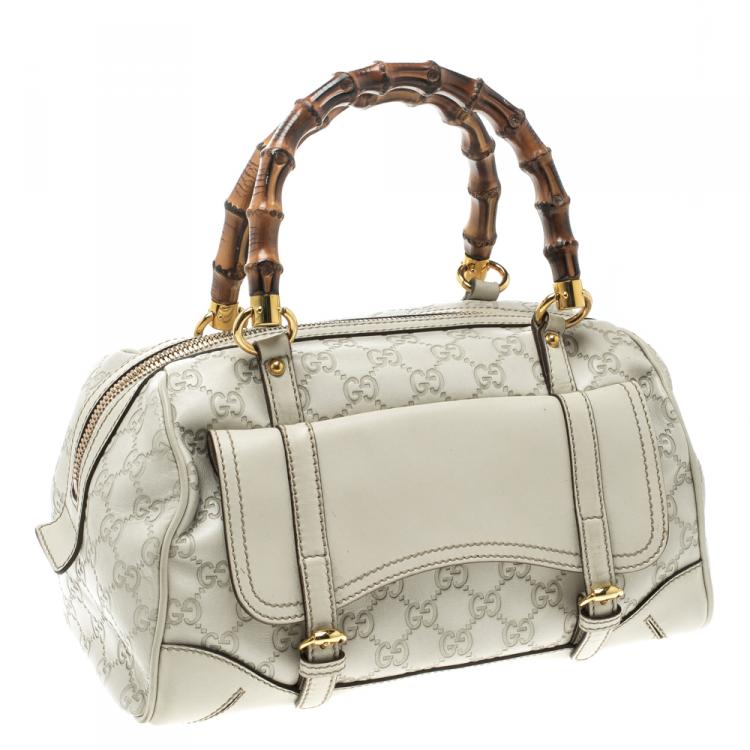 مملوكة مسبقًا Gucci Off White Guccissima Leather Medium Bamboo Boston Bag